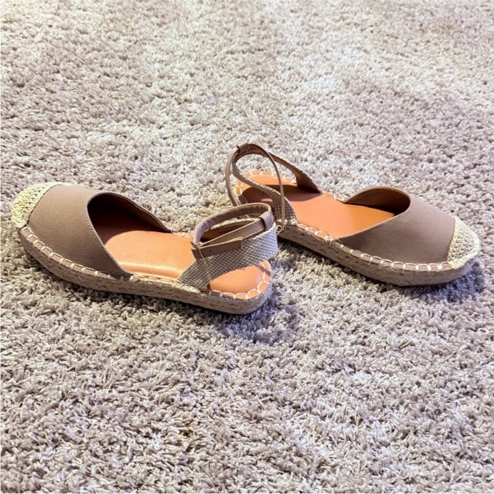 Time and Tru Beige Canvas Shoes Ankle Strap Espadrille Sandals Sz 9 NWOT